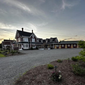 The Whitetail Inn and Suites- Lincoln